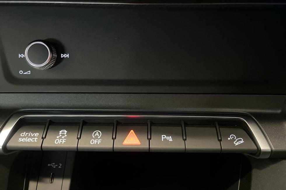 Audi Q3 Photo at-7cc80b9a93134840bb38aaab4b4c5903.jpg