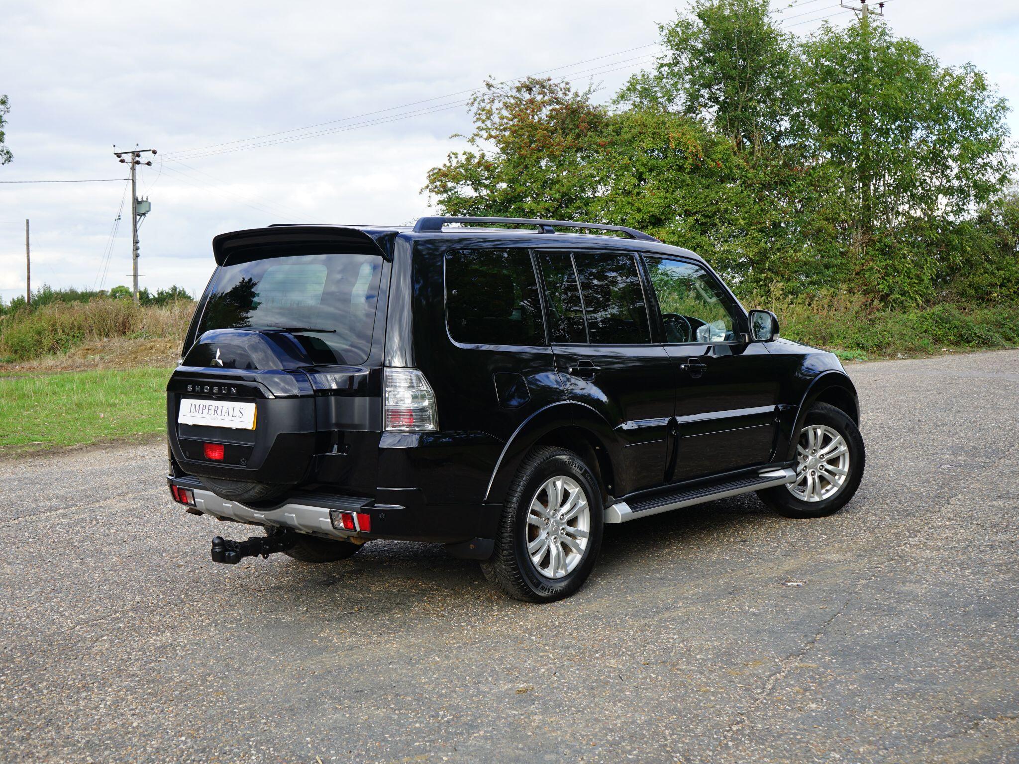 Mitsubishi Shogun 3.2 DI-DC SG3 SUV 5dr Diesel Auto 4WD Euro 6 LWB (187 ps) — photo 4