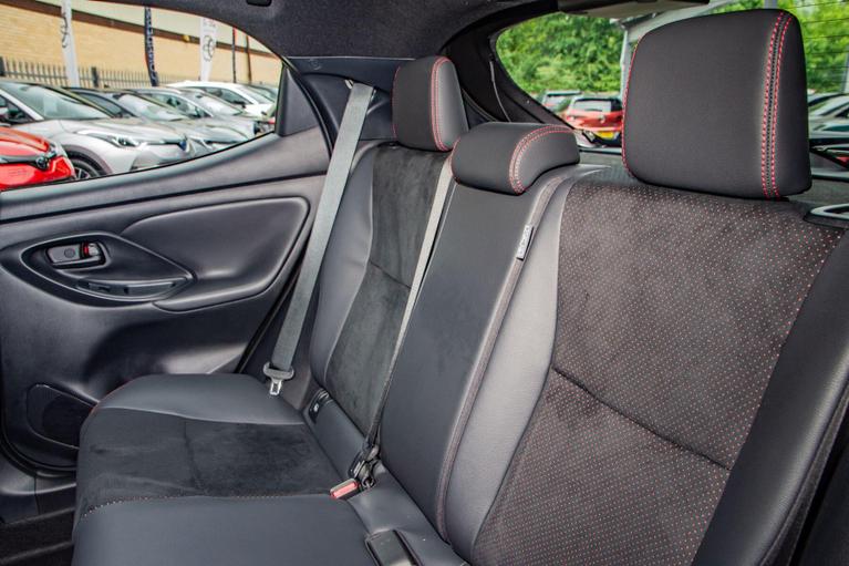 Used Toyota Yaris RF74KRZ 15