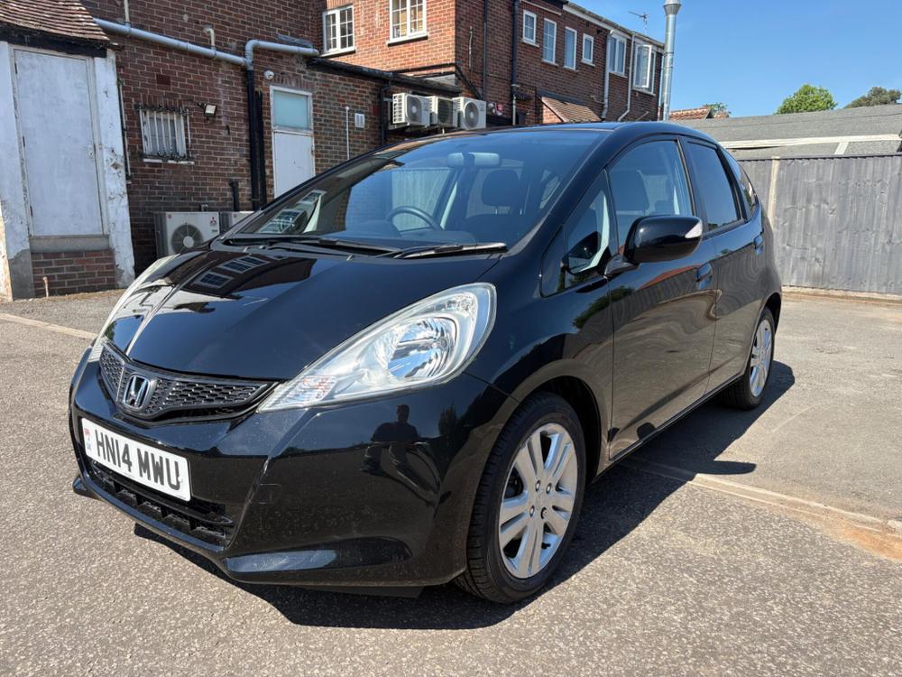 Honda Jazz Photo at-7d1358988458459087608c448d5fd01b.jpg