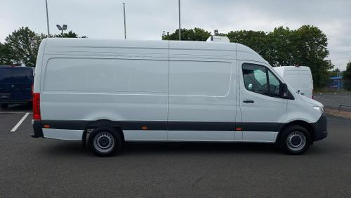 Mercedes-Benz Sprinter Photo at-7d16a29bcd8f4c1f90a5609f13a10d09.jpg