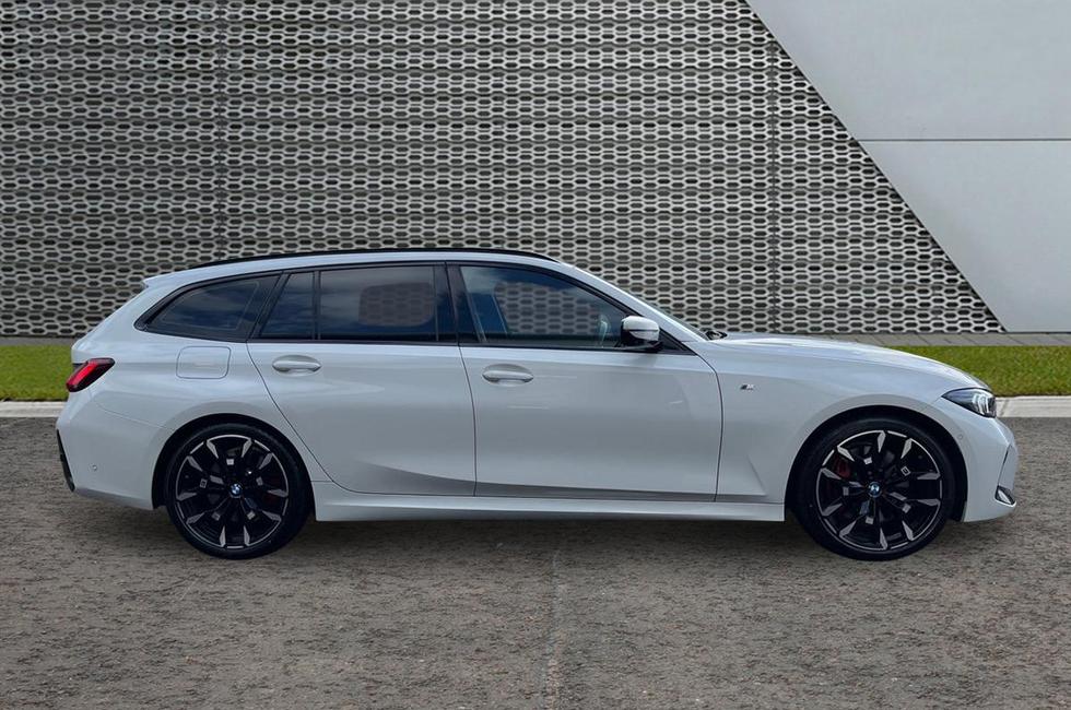 BMW 3 Series Photo at-7d1b1886b2ee4588977ff85550586a1b.jpg