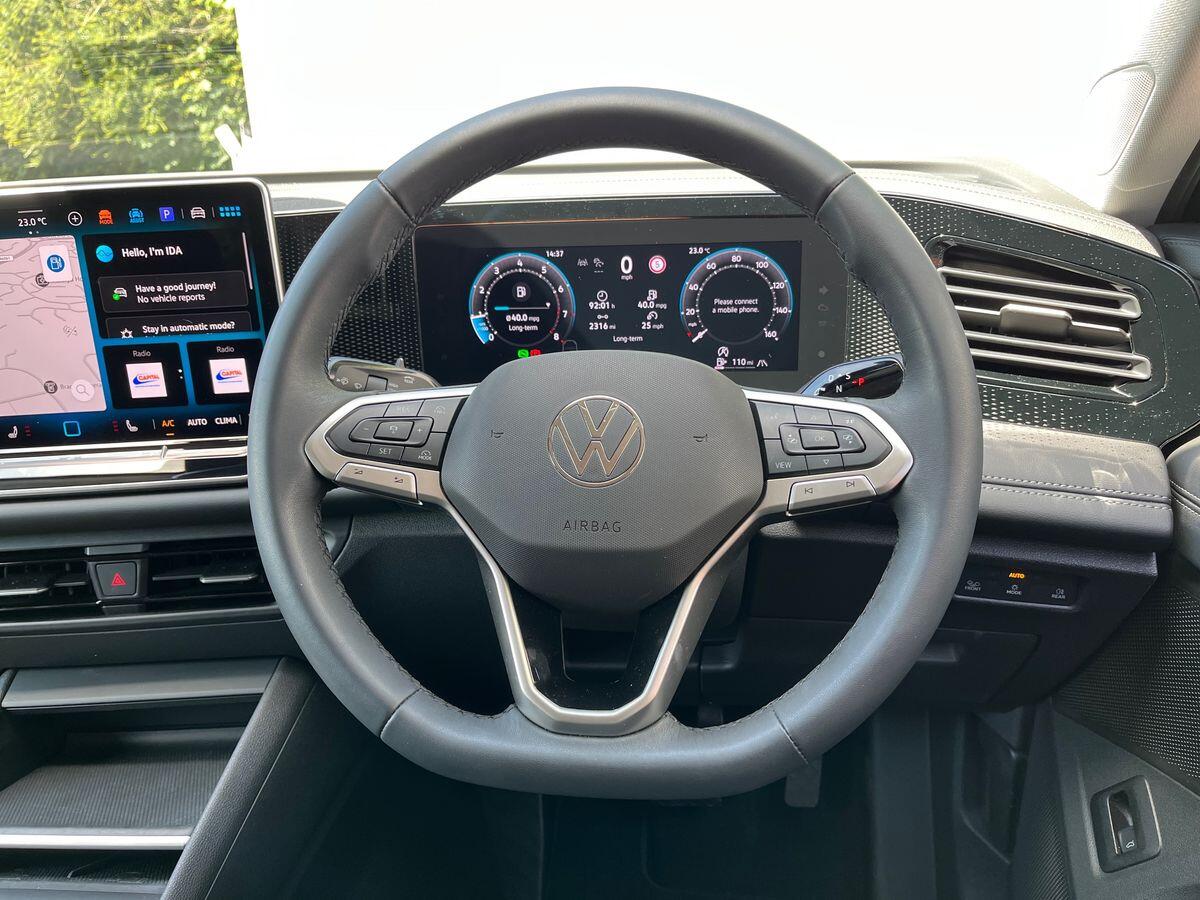Volkswagen Tiguan Photo at-7d291f7b4e484af7a57af79f27e4c113.jpg