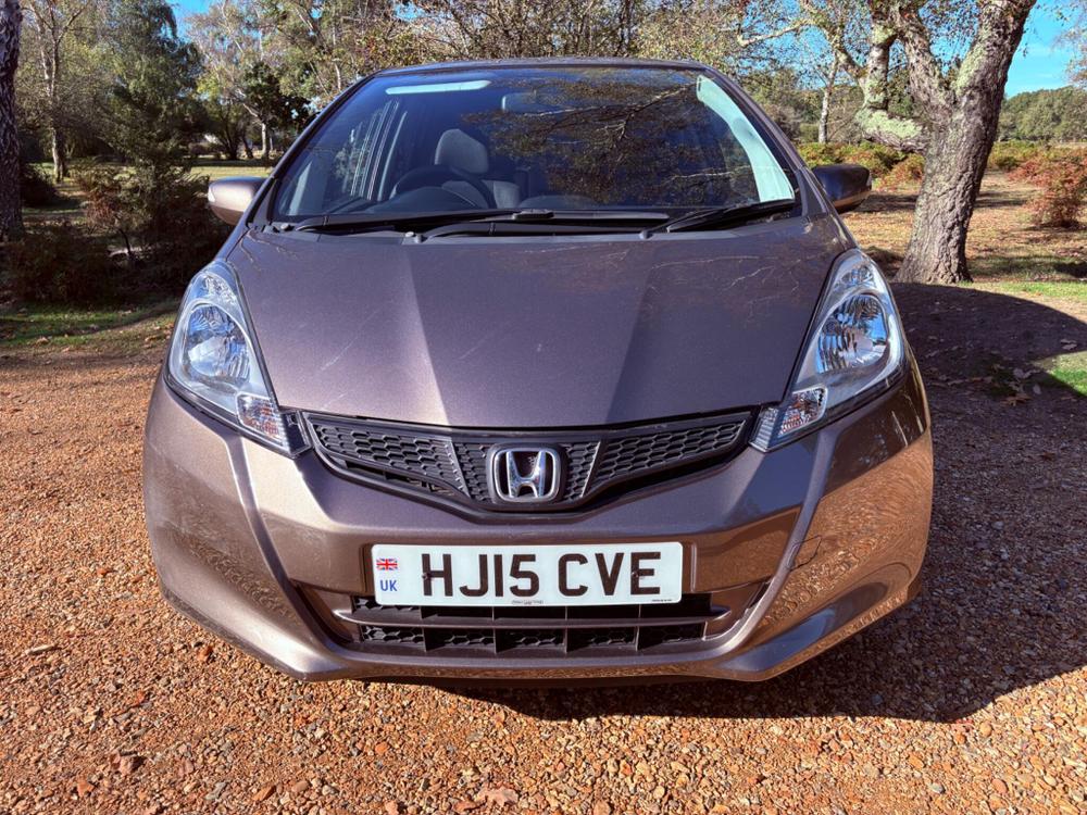 Honda Jazz Photo at-7d4d85a470224e9083de7e08c9e15f9a.jpg