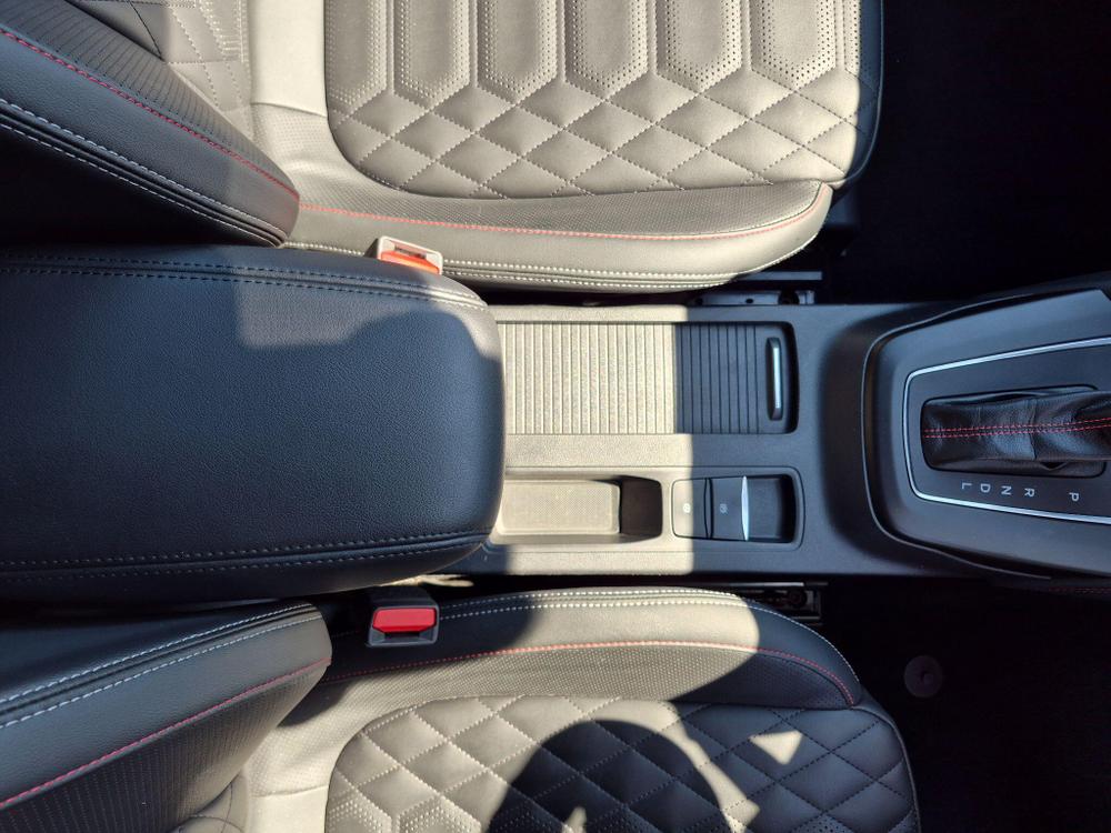 Ford Focus Photo at-7d6f2388f33c45368cc95af61b42b0f9.jpg