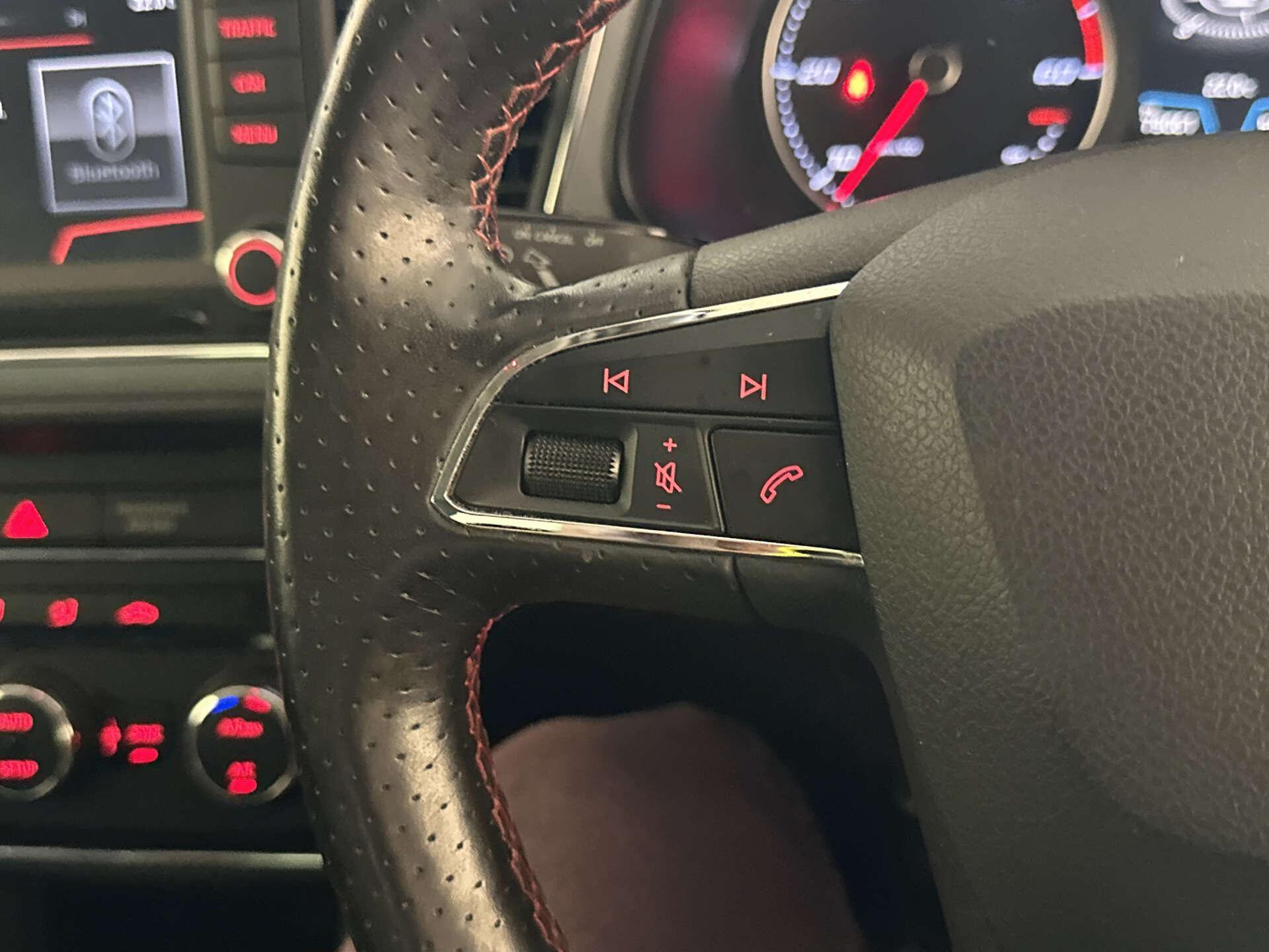 2016 SEAT Leon thumbnail 18