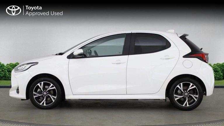 Used Toyota Yaris GV74TLU 9