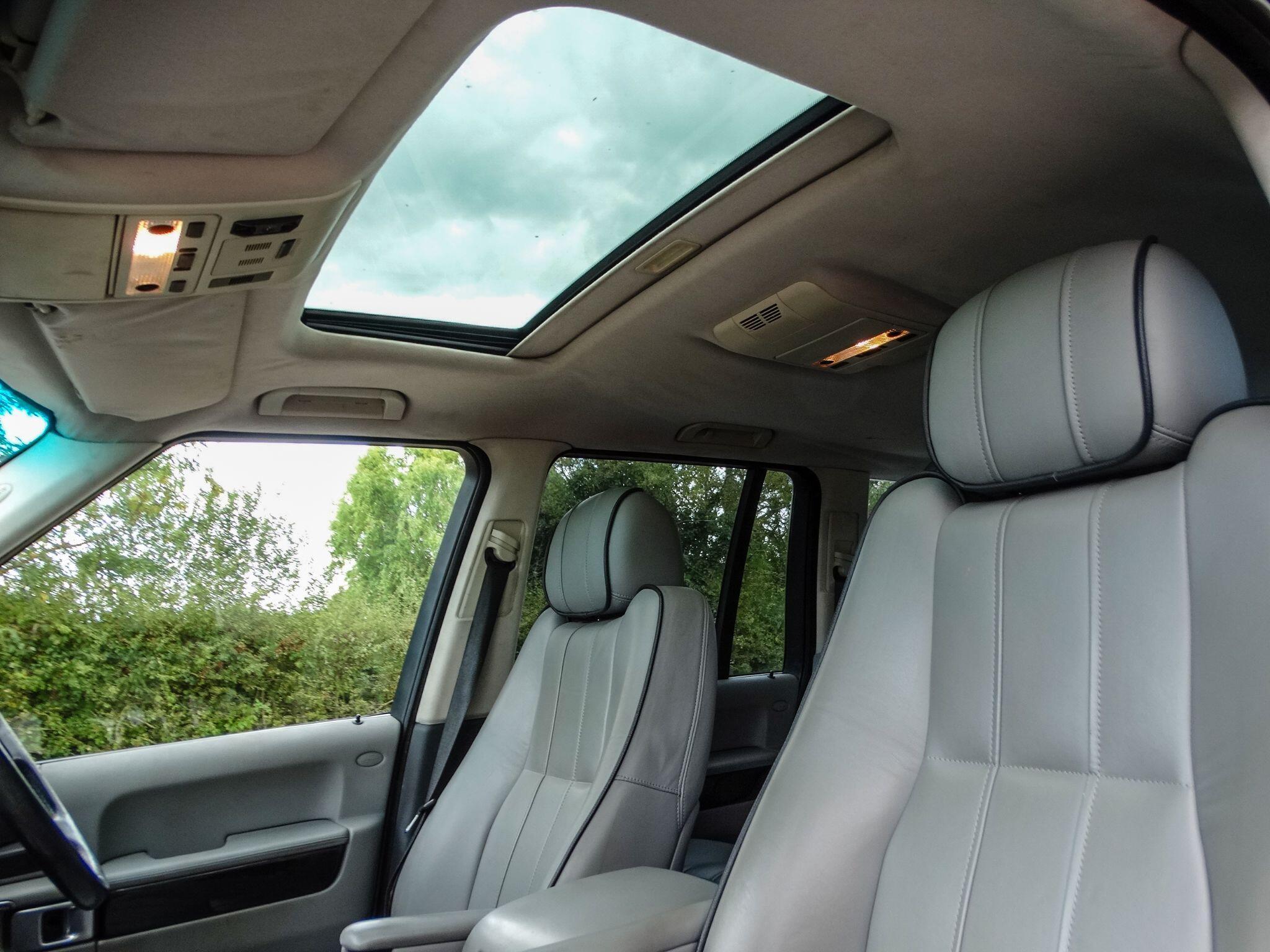 Land Rover Range Rover 3.6 TD V8 Vogue Station Wagon 5dr — photo 13