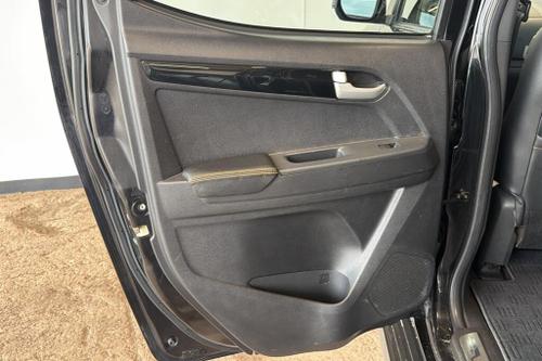Isuzu D-MAX Photo at-7dd69500fd7d4aa681cb05f559c46014.jpg