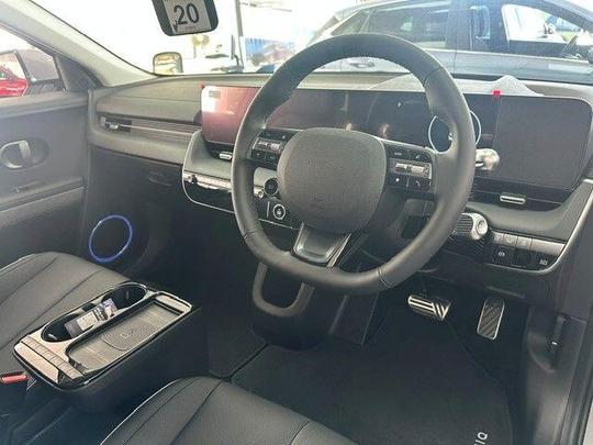 Hyundai IONIQ 5 Photo at-7dd918b6a9984a2baf596275f015e09a.jpg