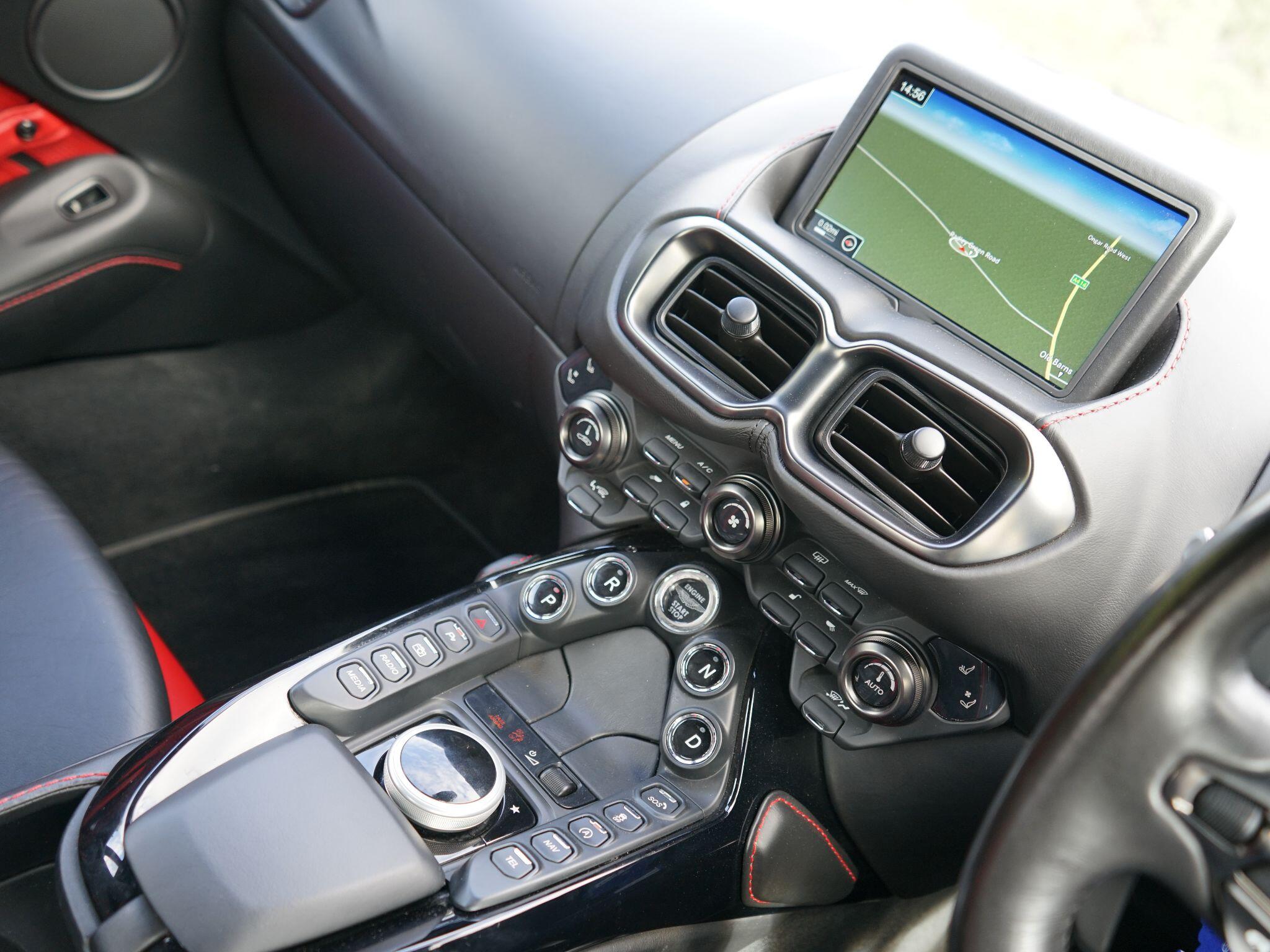 Aston Martin Vantage 4.0 V8 Auto Euro 6 2dr — photo 6