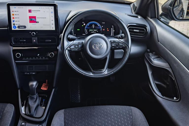 Used Toyota Yaris Cross RO74OJD 30