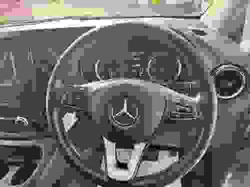 Mercedes-Benz Vito Photo at-7e5fa5ece7174970ac52983afe141ee5.jpg