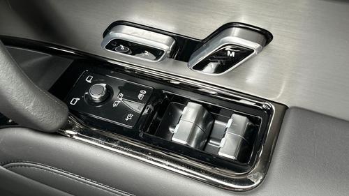 Land Rover Range Rover Sport Photo at-7e7bf832fe1e468787bcc971357256b0.jpg