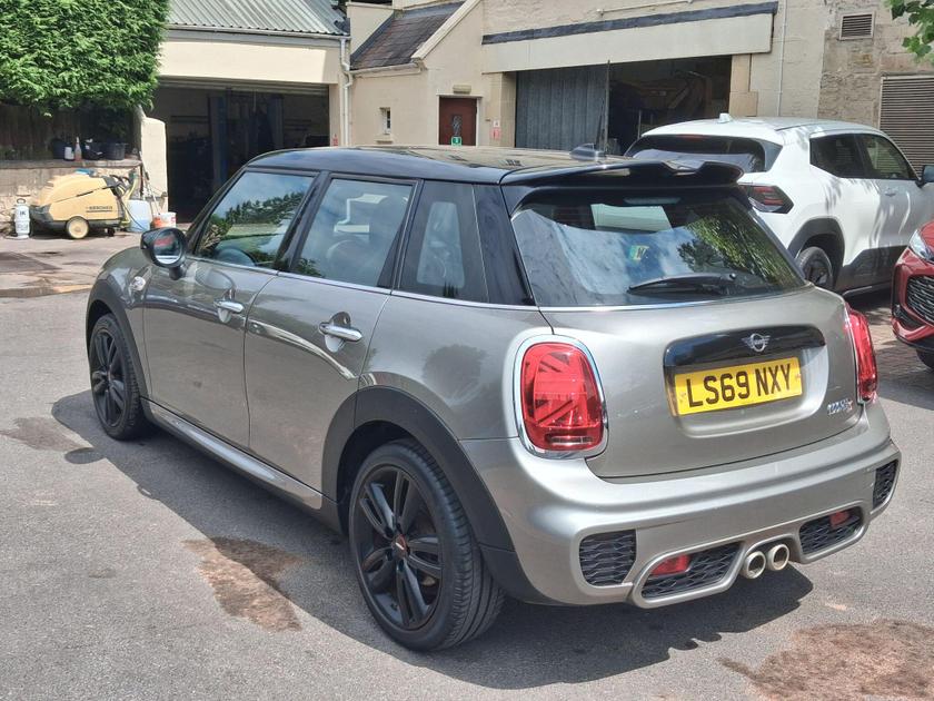 MINI Hatch Photo at-7f5bb4c0b10e42f9b8810e70502a92b4.jpg