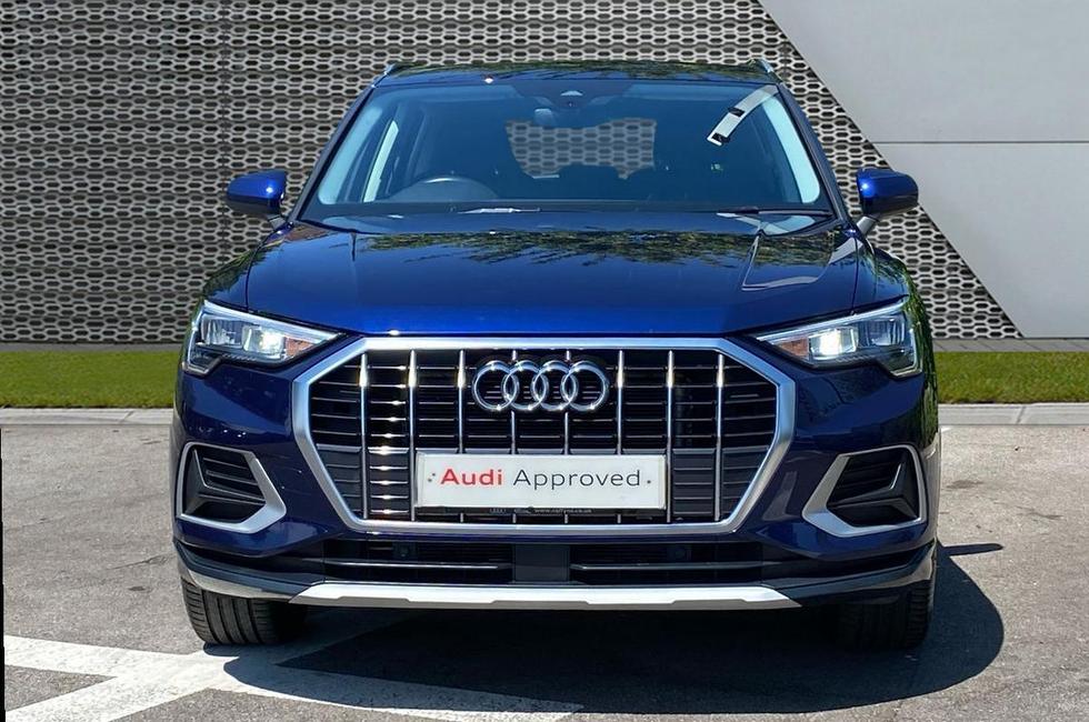 Audi Q3 Photo at-7f5bfe095bf047e5a6bebdde64ba8117.jpg