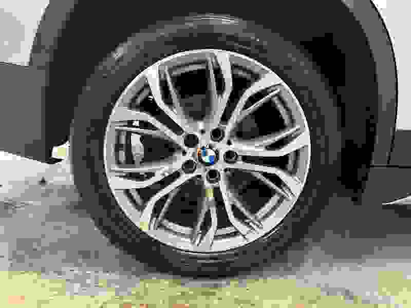 BMW X1 Photo at-7f718a3af23b41b9abd7021940e2af75.jpg