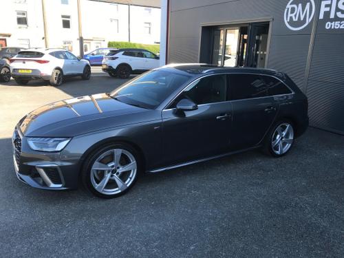 Audi A4 Avant Photo at-7f8aa02a5e1847f0b0785ecbe796c335.jpg