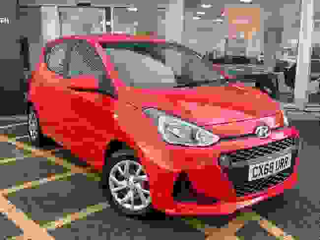 Used 2018 Hyundai i10 1.0 SE Euro 6 5dr Red at West Riding