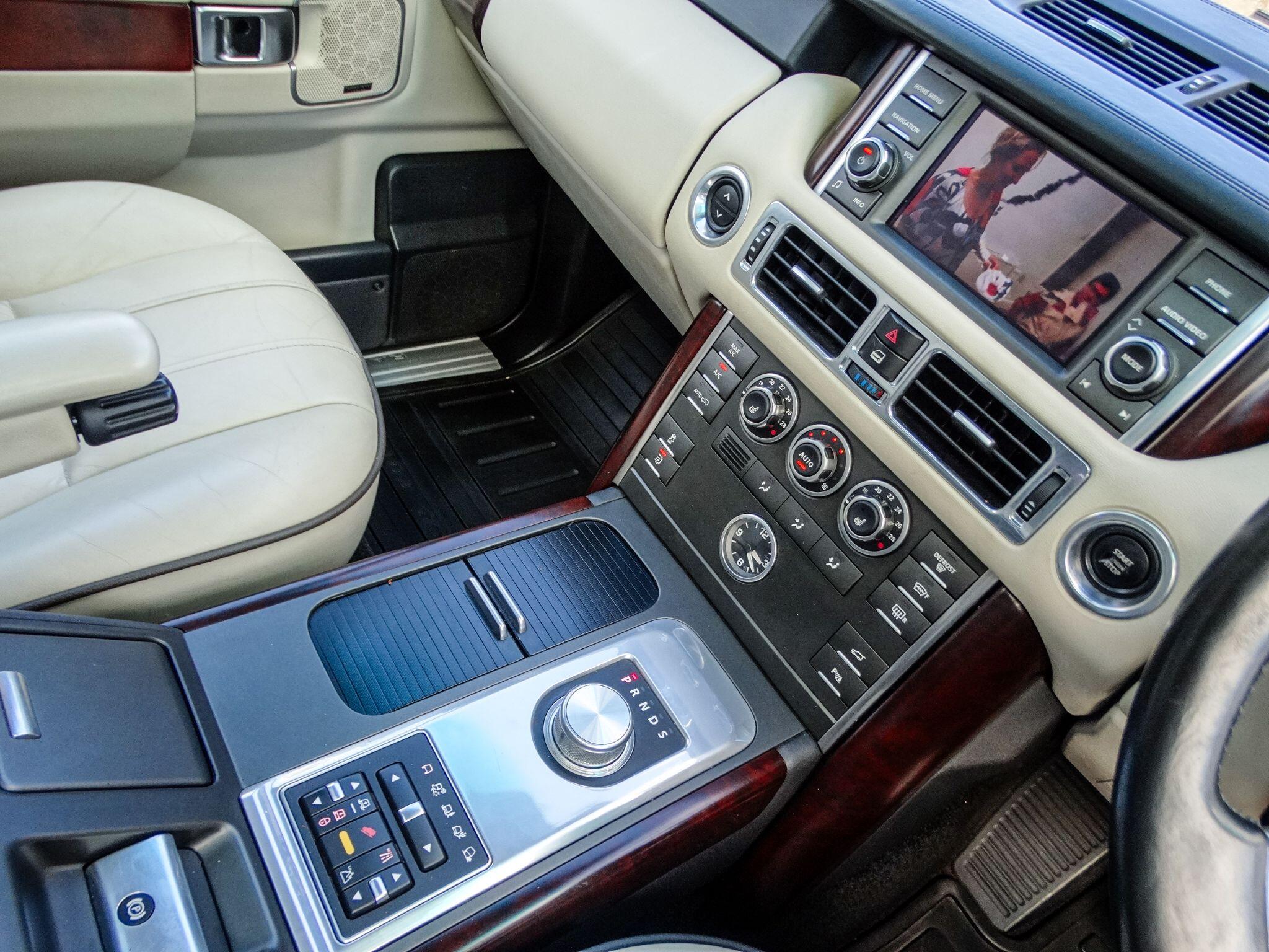 Land Rover Range Rover 4.4 TD V8 Vogue Auto 4WD Euro 5 5dr — photo 5