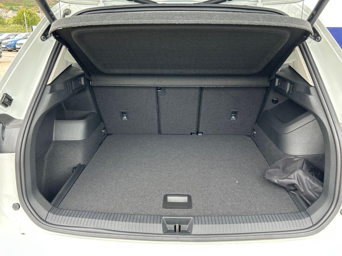 Volkswagen Tiguan Photo at-7fb07f77643a47eebcd3e06242b0310f.jpg