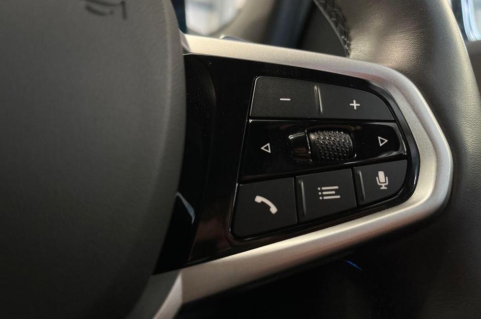 BMW 3 Series Photo at-7fbb6c9039b647e2a12f0e59a33f03ff.jpg