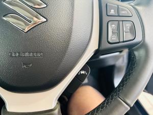 Suzuki S-Cross Photo 35