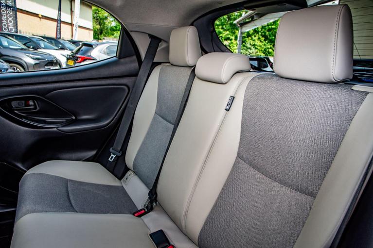 Used Toyota Yaris WR73OGT 14