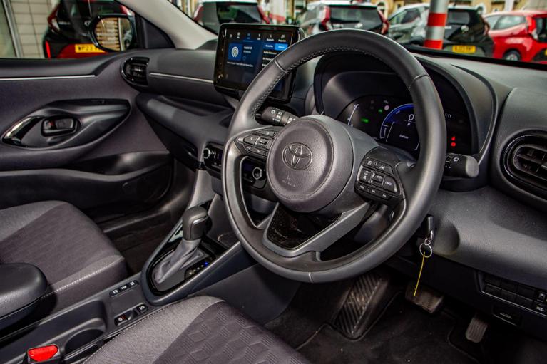 Used Toyota Yaris WT24ETV 23