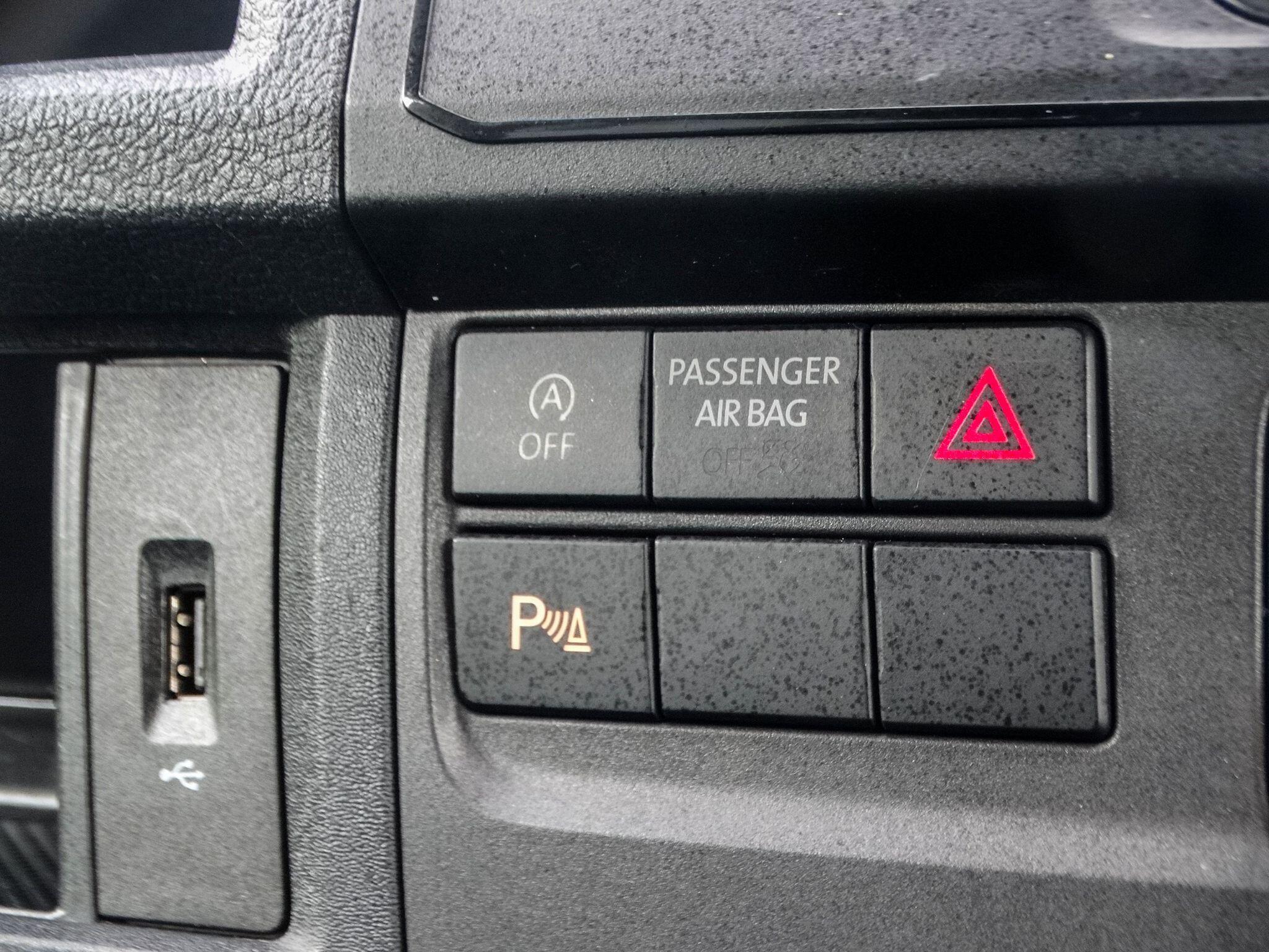 Volkswagen Transporter Shuttle 2.0 TDI BlueMotion Tech SE FWD LWB Euro 6 (s/s) 5dr — photo 27