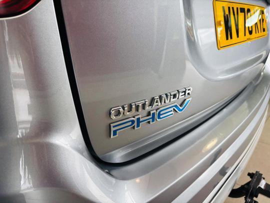 Mitsubishi Outlander Photo at-80500d2ff6d0499b91ea17f5f1690b0a.jpg