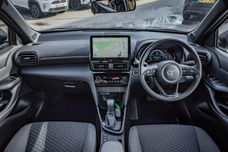 Used Toyota Yaris Cross GL24LNE 12