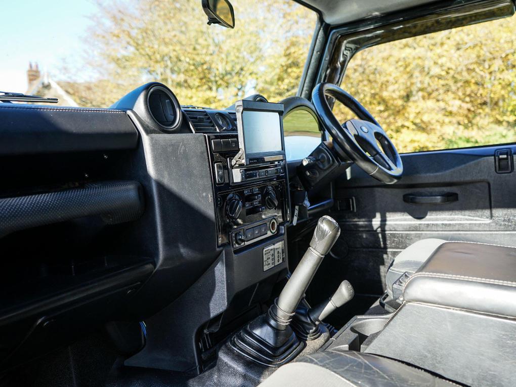 Used Land Rover Defender 90 DA13VSZ 18