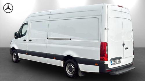 Mercedes-Benz Sprinter Photo at-806aebd28a95486da7cf32678c82c7f0.jpg