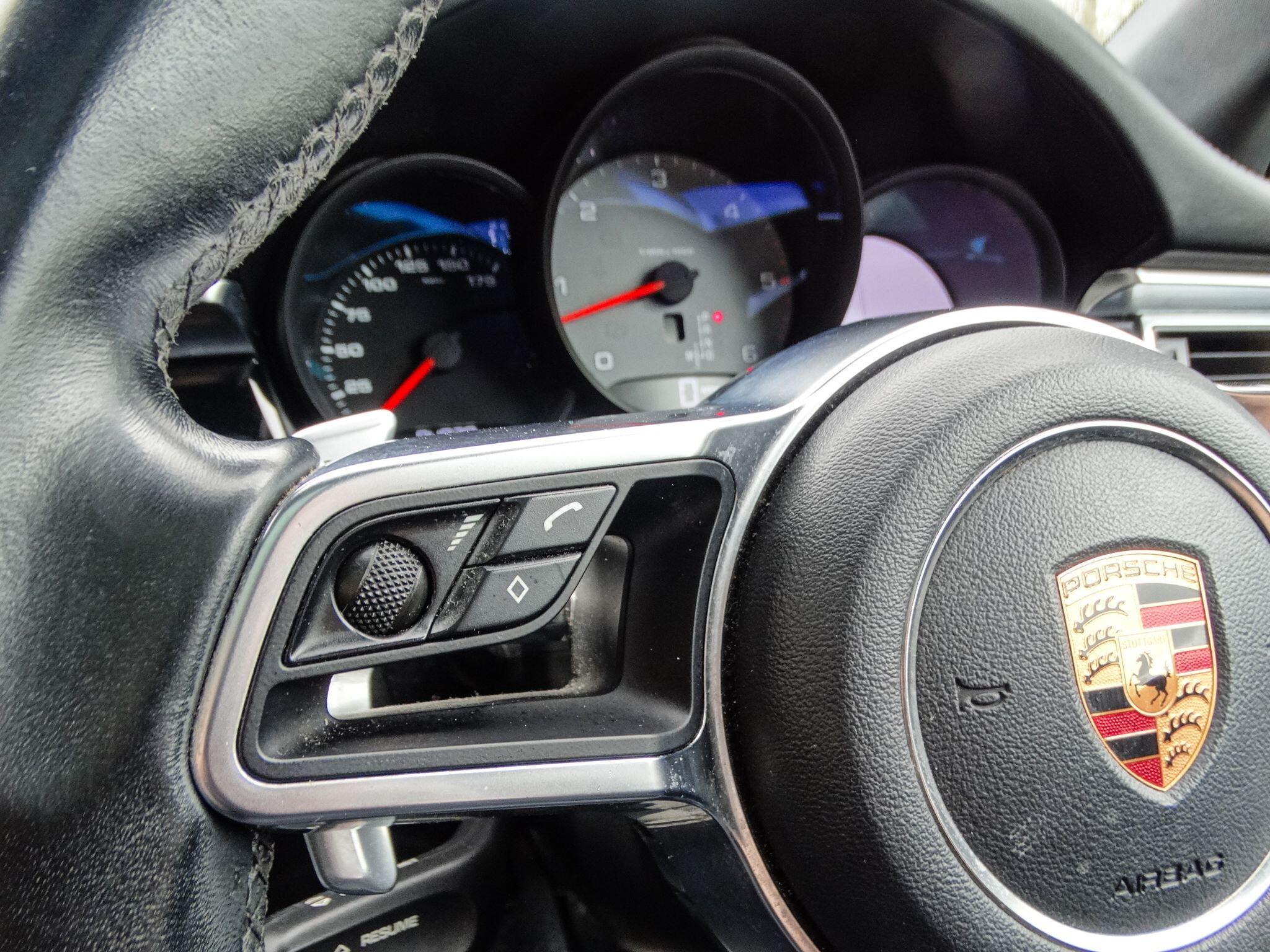 Porsche Macan 3.0 TD V6 S SUV 5dr Diesel PDK 4WD Euro 6 (s/s) (258 ps) — photo 27