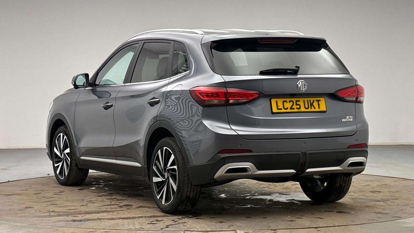 MG MG ZS Photo at-80aea42b222c4269bc7364c9461cd9c3.jpg