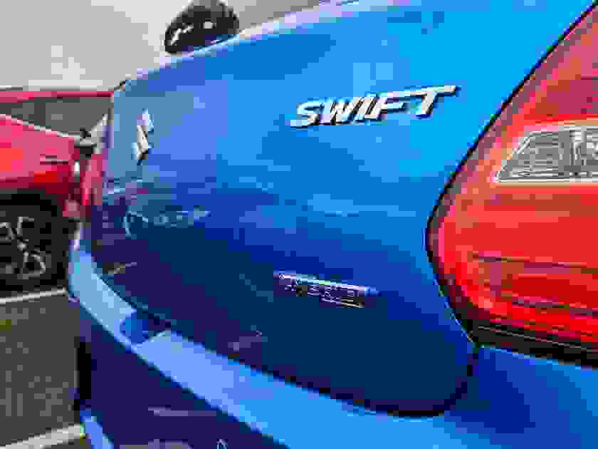 Suzuki SWIFT Photo at-80b36d7c6a4e42a6a484c52803e32f8b.jpg
