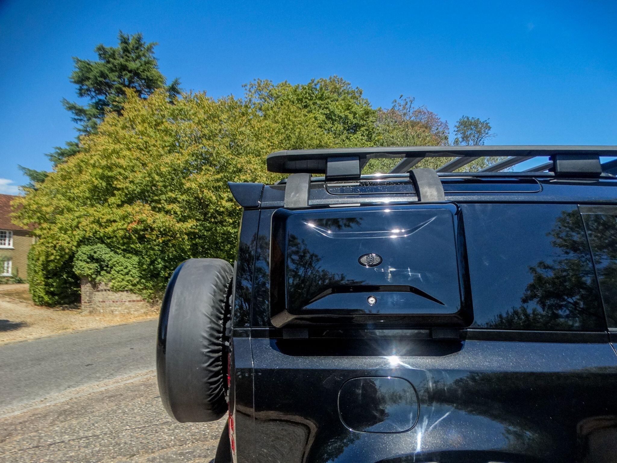 Land Rover Defender 90 3.0 D250 MHEV Hard Top SUV Auto 4WD SWB Euro 6 (s/s) 3dr — photo 16