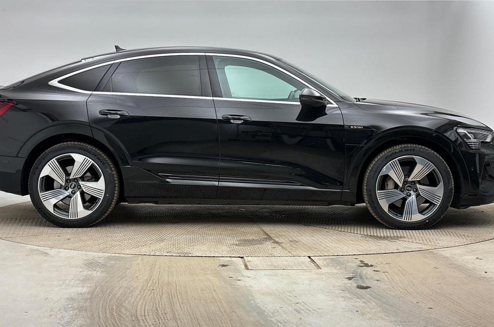 Audi e-tron Photo at-80e2fe7e585a49e7b9ee6f0edffc0bd2.jpg