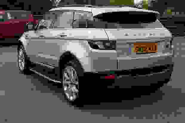 Land Rover Range Rover Evoque Photo at-80efac9dd5fa42859c5647404359fca0.jpg