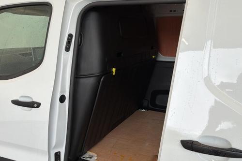 Citroen BERLINGO Photo at-80f943b9c24645ec872444f623a28f5e.jpg