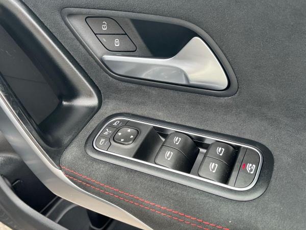 Mercedes-Benz CLA Photo at-8104cbbce8d54cd6aca32f2057da738c.jpg