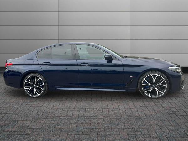 BMW 5 Series Photo at-810c36a6dfad46c497292a992577fb01.jpg