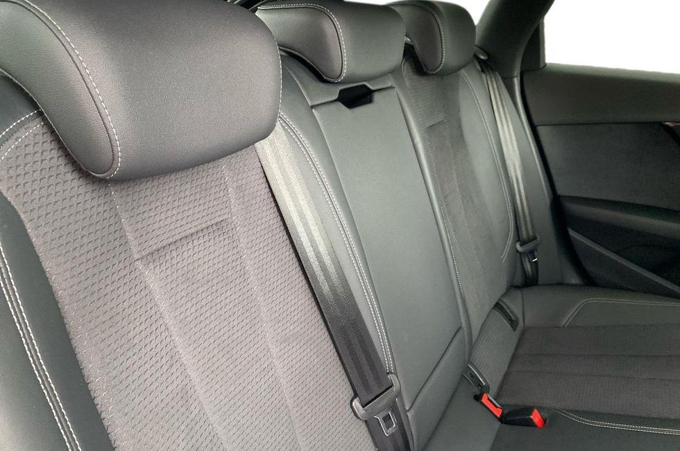 Audi A4 Photo at-811de0aa31bc4470b47fe06bdfab49d6.jpg