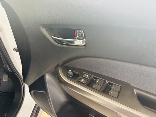 Suzuki Vitara Photo at-811f2e8541ff4967af877dde28e0f941.jpg