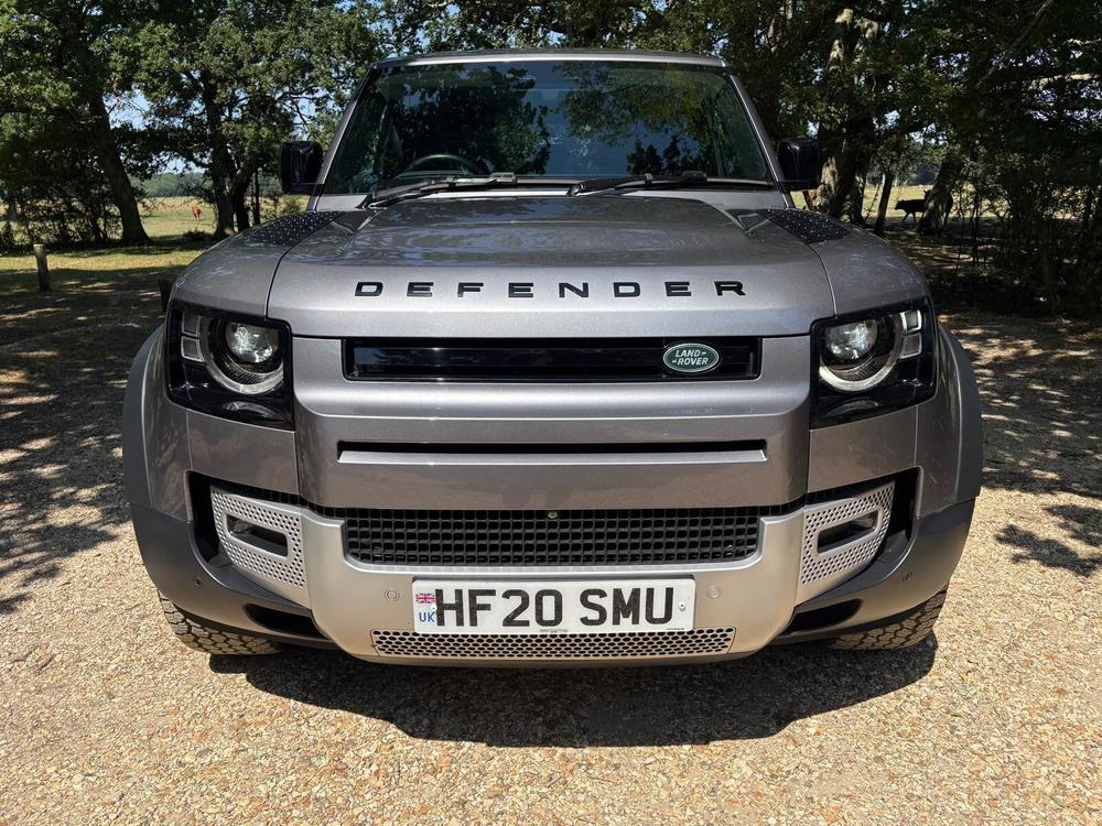 Land Rover Defender 110 Photo at-81256e4ba7674b71982bc9f2e9b81d1e.jpg