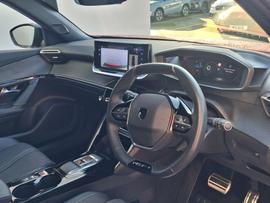 Peugeot E-2008 Photo 7