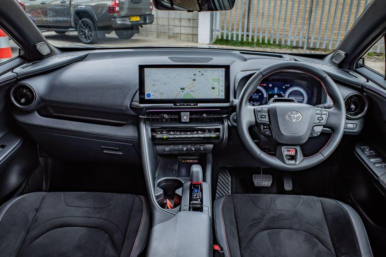 Used Toyota C-HR WO25TRV 12