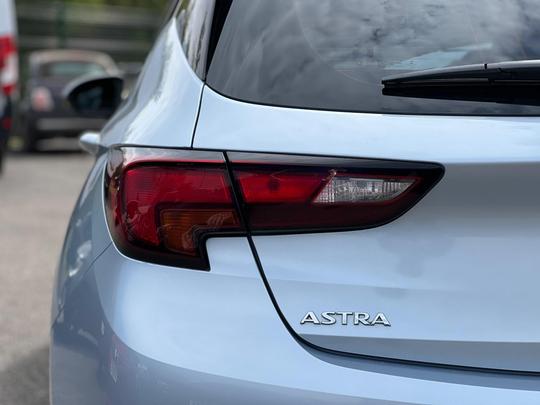 Vauxhall Astra Photo at-81c95419db874c899765e39cd8fa6a5d.jpg