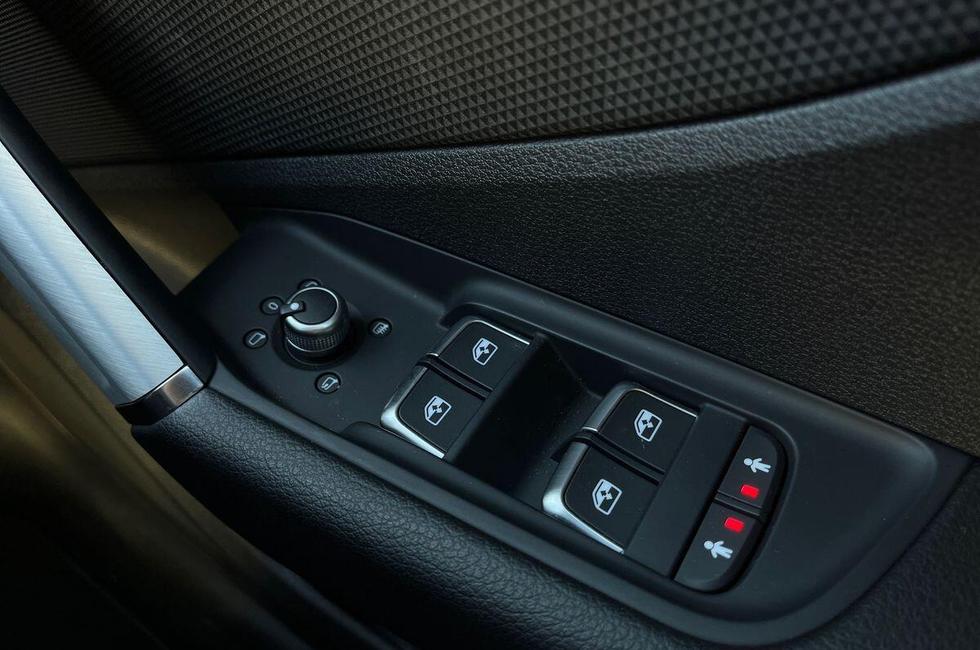 Audi Q2 Photo at-81dfd67737304c3a84850db38d89a828.jpg